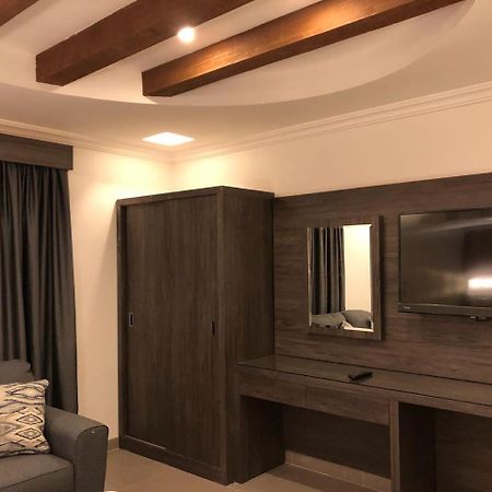 Villa Hotel Apartments אל חובר מראה חיצוני תמונה